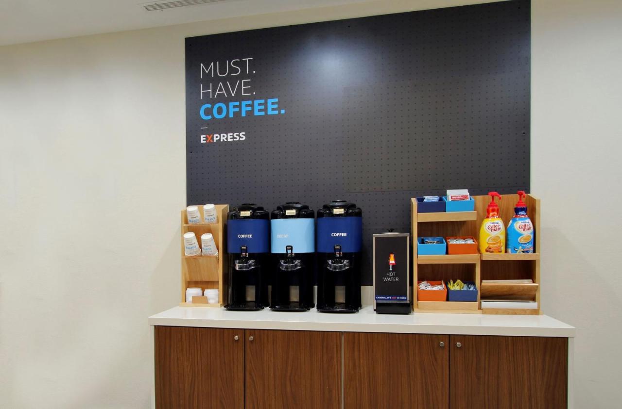 Holiday Inn Express Hotel & Suites North Seattle - Shoreline, An Ihg Hotel エクステリア 写真