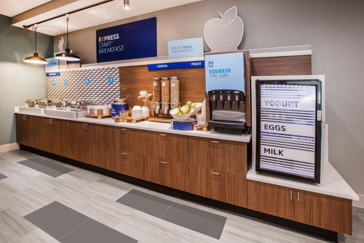 Holiday Inn Express Hotel & Suites North Seattle - Shoreline, An Ihg Hotel エクステリア 写真