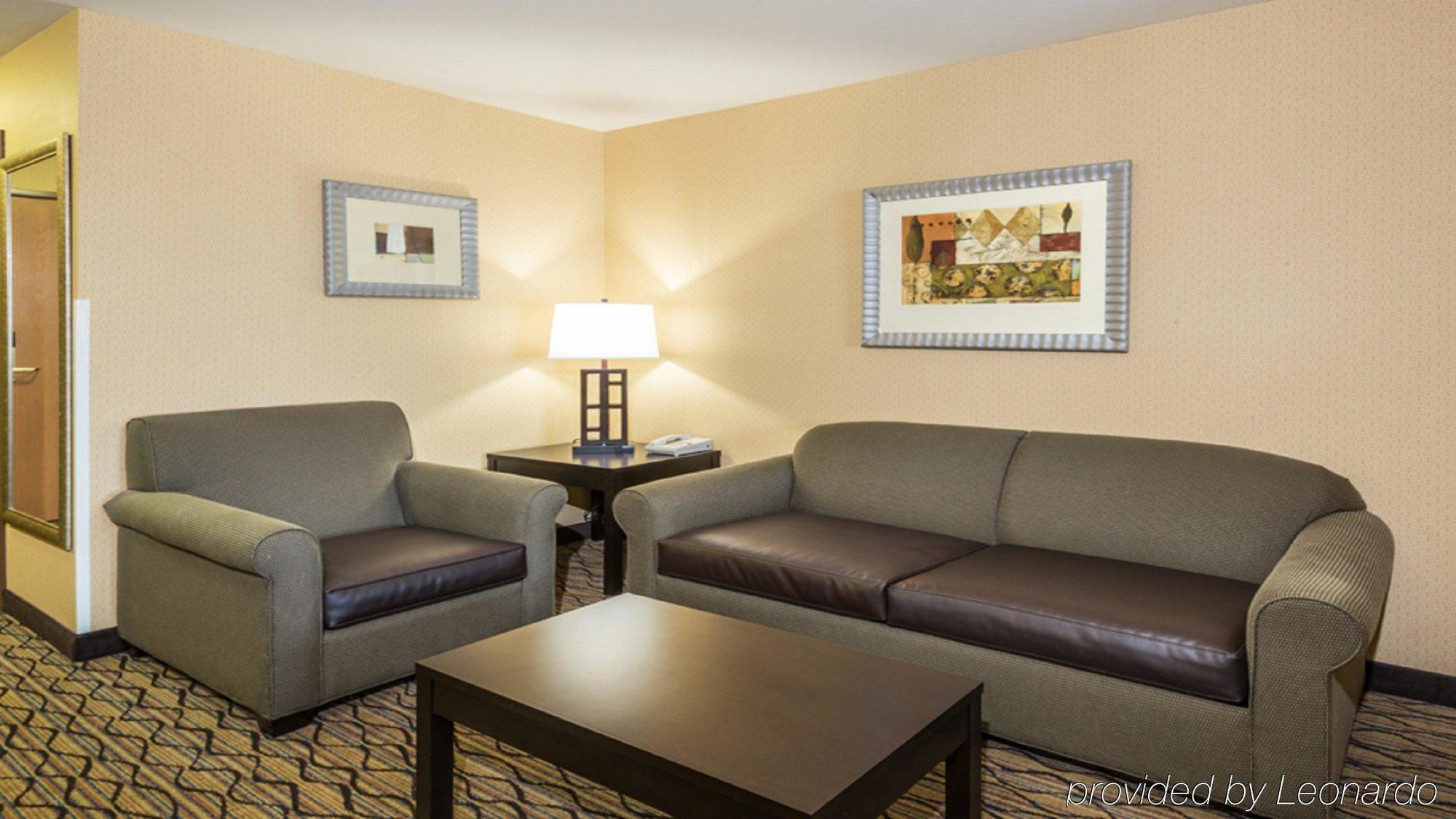Holiday Inn Express Hotel & Suites North Seattle - Shoreline, An Ihg Hotel エクステリア 写真