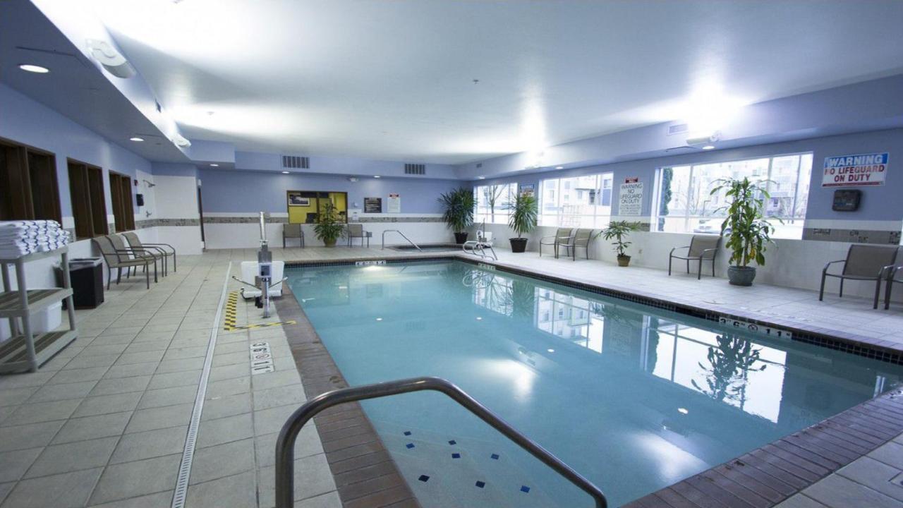 Holiday Inn Express Hotel & Suites North Seattle - Shoreline, An Ihg Hotel エクステリア 写真