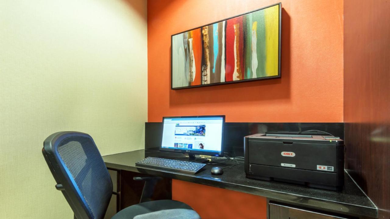 Holiday Inn Express Hotel & Suites North Seattle - Shoreline, An Ihg Hotel エクステリア 写真